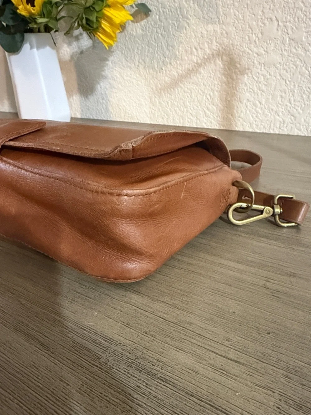 Madewell Classic Brown Magnetic Clasp Leather Flap Shoulder Crossbody Bag - Picture 7 of 10